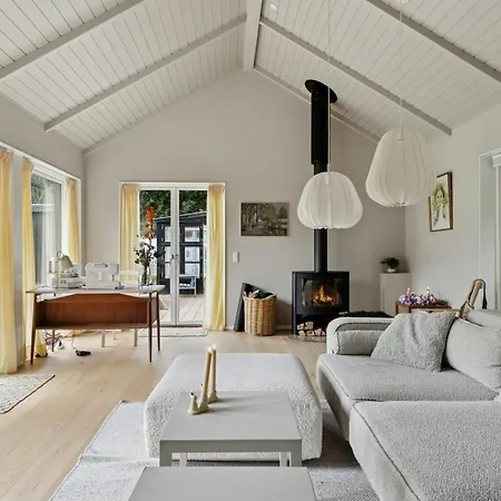 Сasa de vacaciones Modern Summer House Near Gudmindrup *