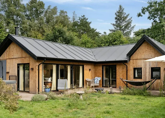 Modern Summer House Near Gudmindrup بيت للعطل